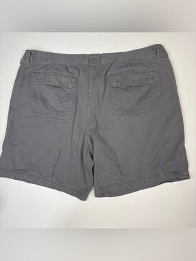 Croft & Barrow Men Size 48 Shorts Gray Cargo 8 in Inseam Cotton Casual Outdoor